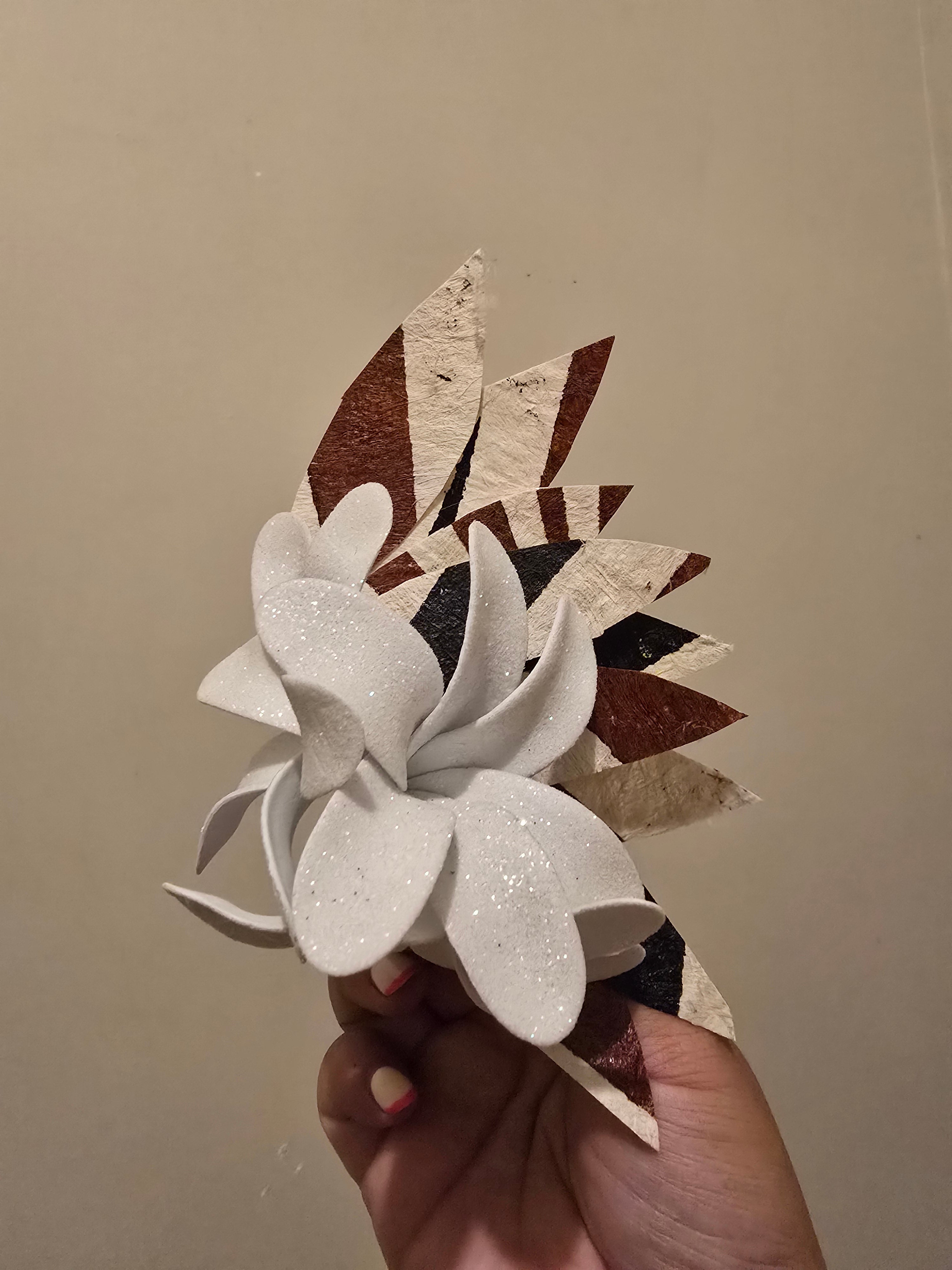 Glittery Plumeria | Masi Clip