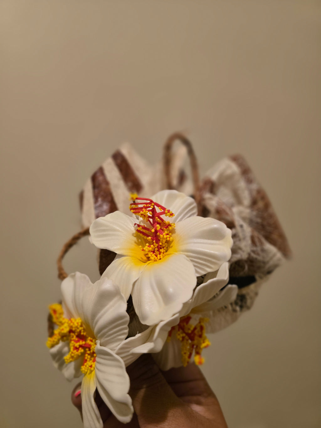 White Hibiscus | Masi Clip